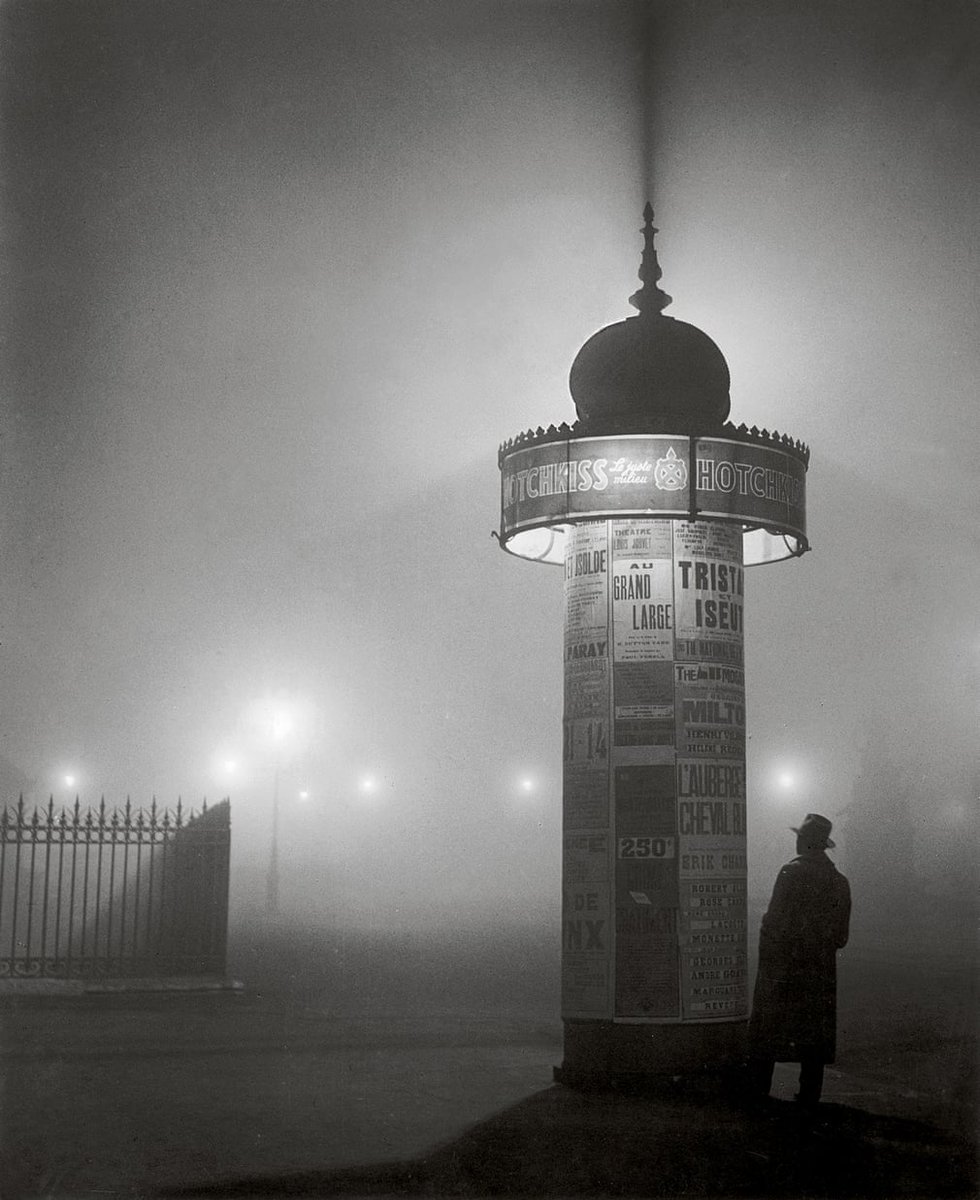 AestheticaMag's tweet photo. #BehindTheLens Brassaï on Paris

"I wanted to paint. But life in Paris was so interesting, that I couldn’t bear to lock myself away and get on with my artwork… I was much more interested in everything which I saw at night. Those images haunted me…" https://t.co/RudBmErX8m