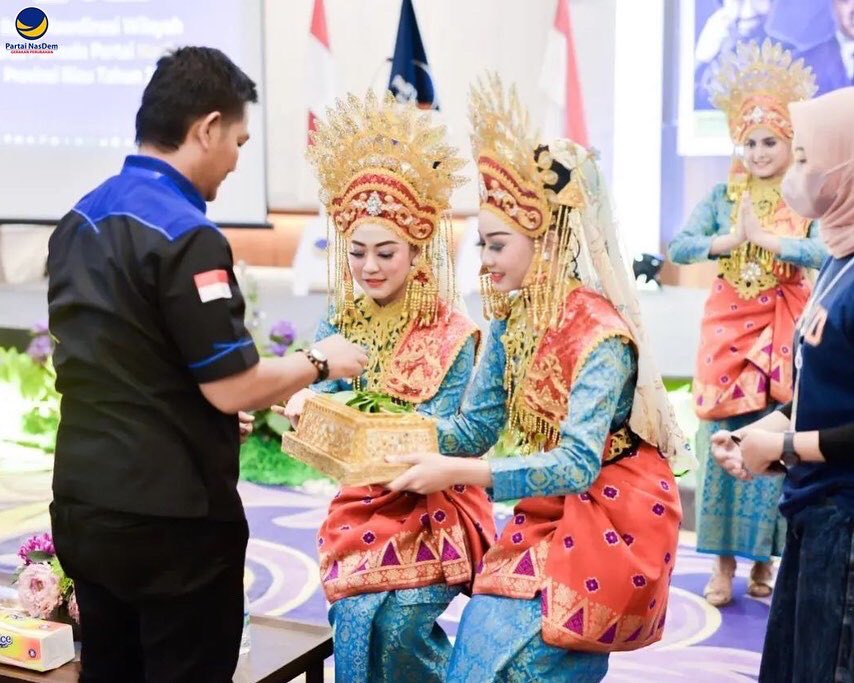 Pelantikan dan Rapat Kerja Wilayah (Rakorwil) Garda Pemuda NasDem Provinsi Riau 2022 telah sukses digelar. Persembahan Tari Tepak Sirih menjadi acara pembuka dan penyambutan kepada DPP Garda Pemuda NasDem, DPW Partai NasDem Provinsi Riau, DPW Garda Pemuda NasDem serta para tamu.