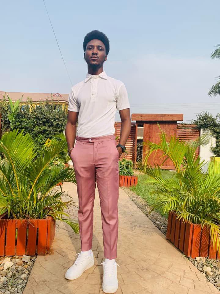 Tema based rapper <a href="/lilzigintown/">acid rain ent.</a>’s spiritual son <a href="/QojoKay/">Qo♪okay</a> looking all dapper in new photo ✊🏽

#UrbanGospel #GospelBlog #Vbuqs