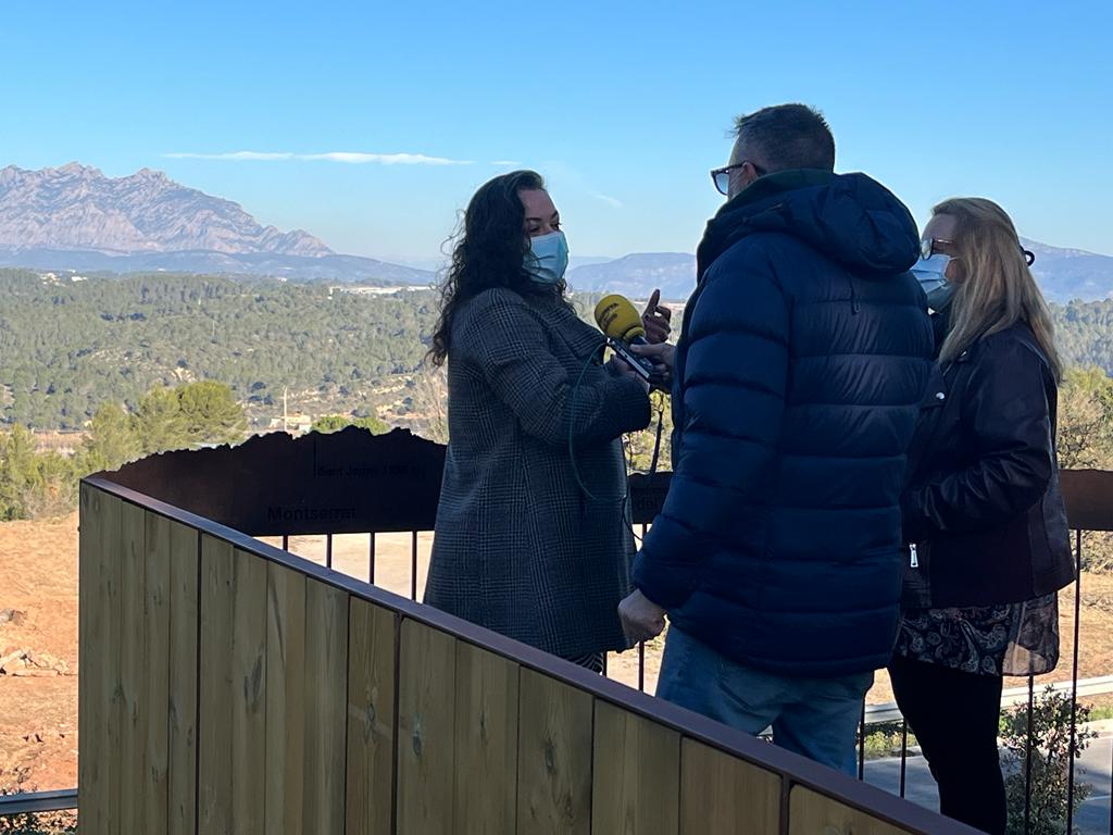 CCBaixLlobregat's tweet photo. Avui @CatalunyaRadio ha entrevistat a la consellera #Turisme Gemma Rodríguez, l'alcalde @infocastellvi @AdriaCamino i la regidora Teresa Mínguez sobre el projecte #SetBalconsdeMontserrat
#Castellví ha estat el primer municipi a habilitar aquest espai emblemàtic #BaixLlobregat https://t.co/qcAEs9C2AX
