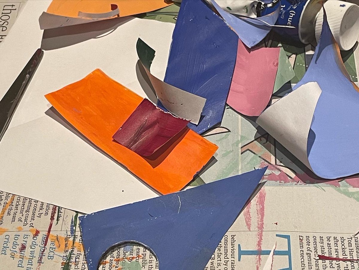 DeeringJulia's tweet photo. Tomorrow at #youngartistsclubn16 weβre going to be exploring the wonderfully playful technique of colour-blocking, inspired by the fabulously colourful work of artist @YinkaIlori_ #primarycolours #secondarycolours #tints #complementarycolours #acryclicpainting #collage https://t.co/BRmsFohGXI