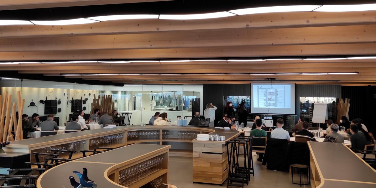 RteAmbivium's tweet photo. "La experiencia graba el aprendizaje y fija el recuerdo". Comenzamos la semana con #Experientia, la segunda edición de nuestras jornadas de formación. Esta mañana ha estado marcada por el aprendizaje del #equipo desde dentro. #reflexión #aprendizaje #FelizLunes https://t.co/0g1dABWnWq