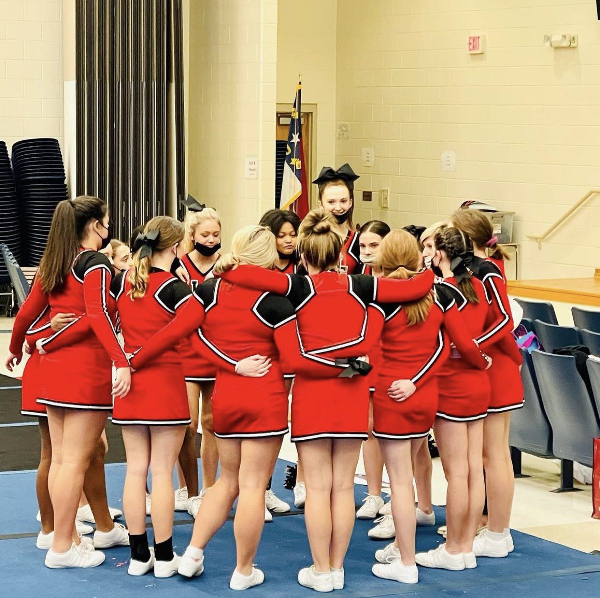 CoachOmerPE's tweet photo. Starting @HollyGroveMS at 7:30 am
NCCCA States: 3rd Place
WCPSS Championships: 2nd Place
Getting to watch “The Mighty Bulldogs” Cheer: Priceless
#one #myheart #gobulldogs https://t.co/87Lrn3XtfR