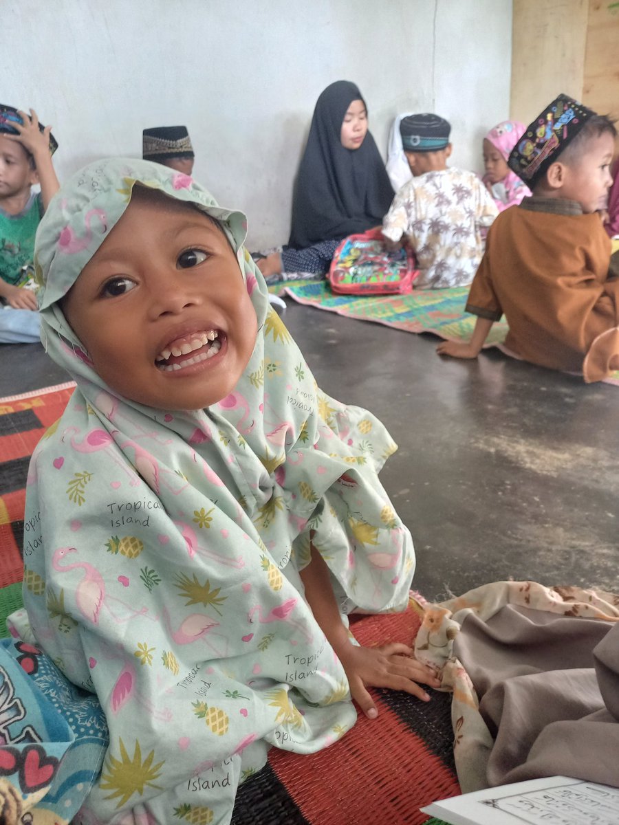 mari_peduli's tweet photo. Keinginan mereka sederhana pingin punya tempat belajar ngaji https://t.co/VQdU18ZFsr