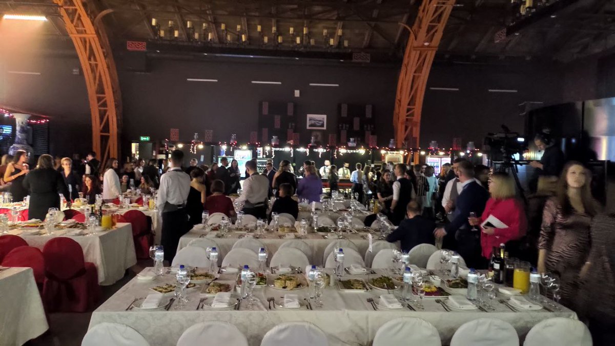 AlexanderArzh's tweet photo. Just a little party!
#partytime https://t.co/HzEEDiSELi