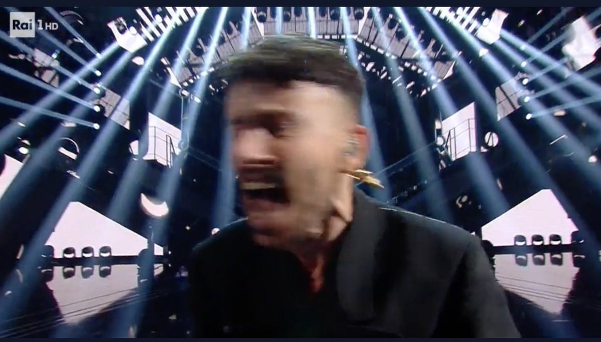 Valeriangione's tweet photo. DOMANI INIZIA SANREMOOOOOOOOOOOO 
#Sanremo2022 https://t.co/muYUYoF6uE