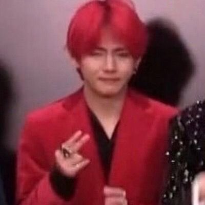 | Ahre sigo tan poca gente aquí que me salen tweets de hace doscientas horas. Debería arreglar la cuenta y empezar a dar follows.