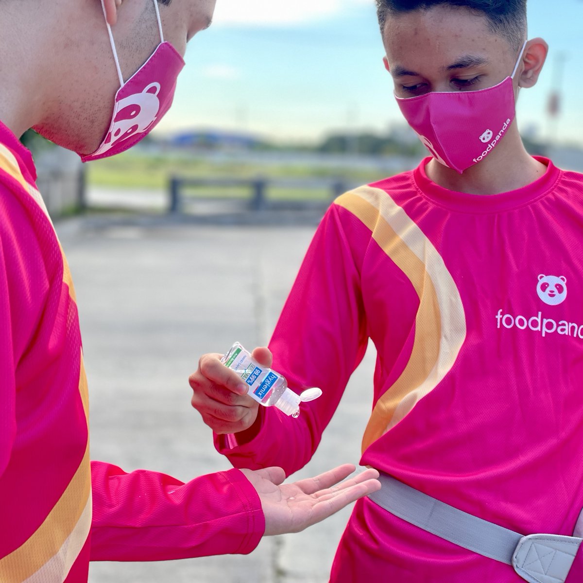 📣 Safety first! Hygienix teamed up with foodpanda to give away 32,000 pieces of hand sanitizer to our riders. 

The next time you receive an order, you can rest assured that the food you love has been safely handled.
