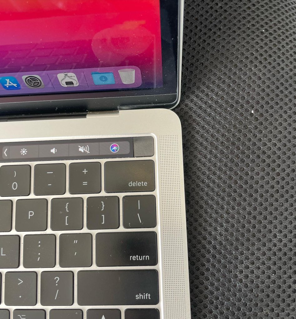 daviecyril's tweet photo. Macbook Pro 2016 (inch-13)
Specs;
Processor  2.9GHz intel core i5
Memory 8GB
Storage 256GB
Clean As New

6-Month Warranty
Price: 2,400,000
Call/Whassap: 0766139709

Free Delivery 
Free Basic Software installation https://t.co/1JFQvZm1nO