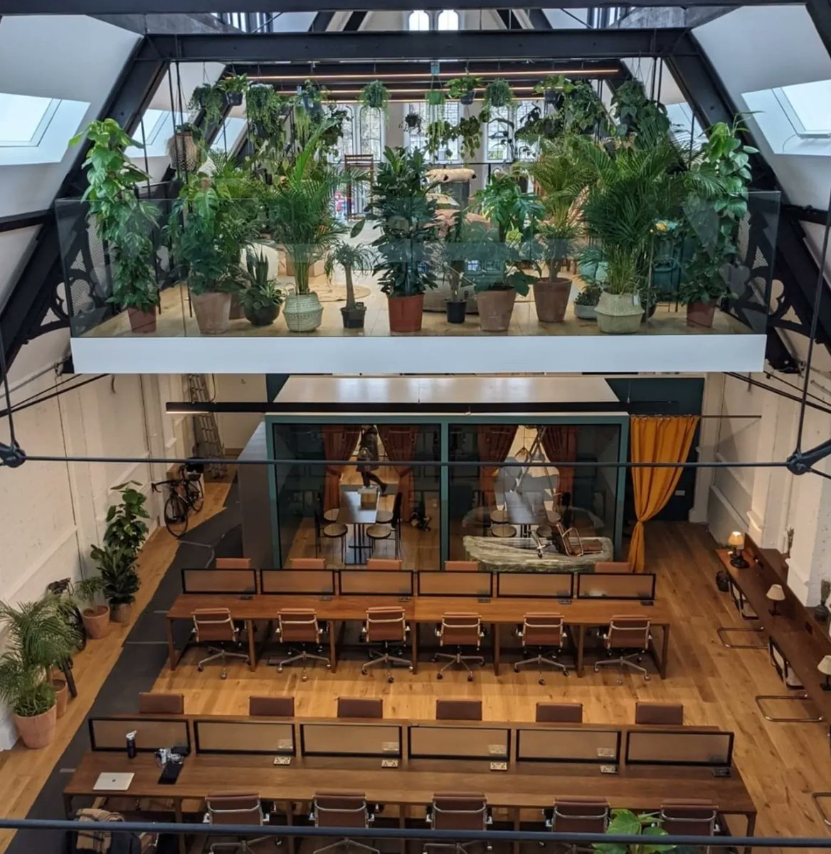 CoWorkingLondon's tweet photo. #missionworks #hammersmith - A holistic working environment that nurtures the physical ๐ง๐ป social ๐ป personal ๐ง development of their community ๐ซ
โก๏ธ Book this #space at https://t.co/moE8a4TGJ2
#coworkinglondon https://t.co/G2qRkGiKUf
