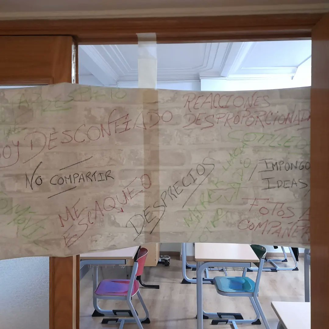 EPJaveriana's tweet photo. Hoy celebramos en la Escuela el Día de la Paz, planteando muros que nos separan y reflexionando sobre cómo podemos derribarlos #EPJvalores #EPJformandobuenaspersonas #EPJComparteTusTalentosAlServicioDeLosDemás https://t.co/nR6nHKf58O