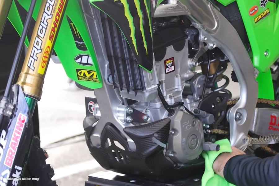 VIDEO: een kijkje in de pits van Anaheim 2 dlvr.it/SJ685Z