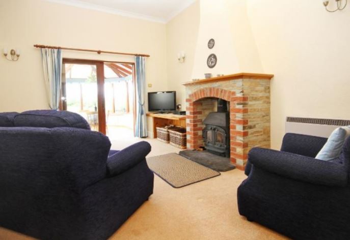 TheHolidayCots's tweet photo. Located centrally for visiting Padstow & Wadebridge, Hawksland Mill Cottages provides fabulous quality accommodation. The perfect Cornish retreat any time of the year.
๐Sleeps 1-6
https://t.co/smayCCSDsH
#StIssey #Wadebridge #Cornwall #HolidayCottages #Retreat #AllYearRound https://t.co/E6sr84pOYD