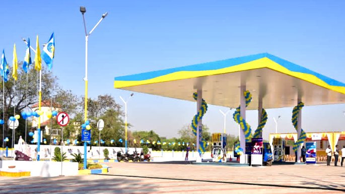 BPCLimited's tweet photo. If you are on Dandi Road, do drive in to experience the wide range of customer offerings under one roof, while remembering an important piece of our history, at the same time. 3/3
 #experience #dandimarch #fuelstation https://t.co/RA8sbhPcn4