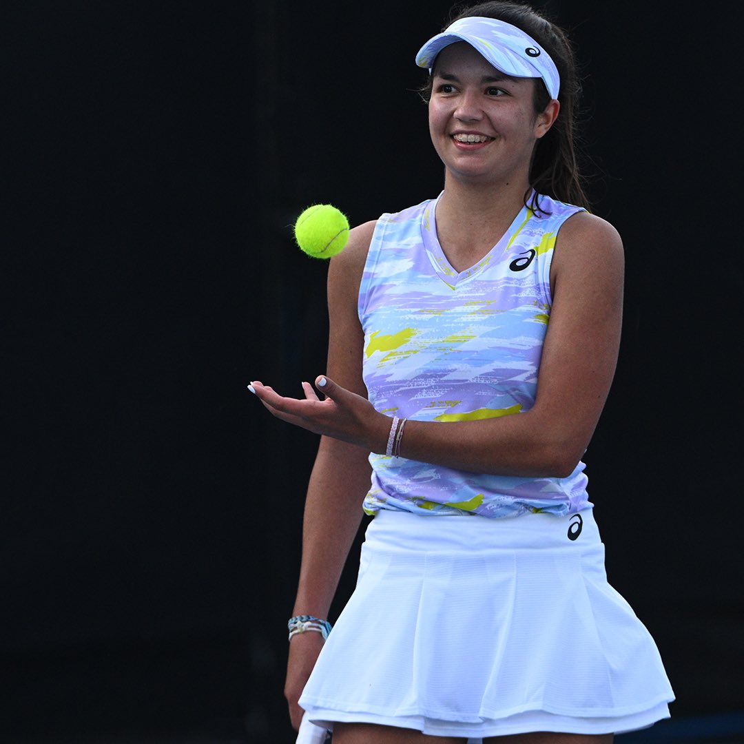 Something to smile about for Petra Marcinko in Melbourne - congratulations on winning the junior title Petra and good luck for the season ahead! 🏆🎾

#ASICSTennis #LiveUplifted
📷 C Dubreuil