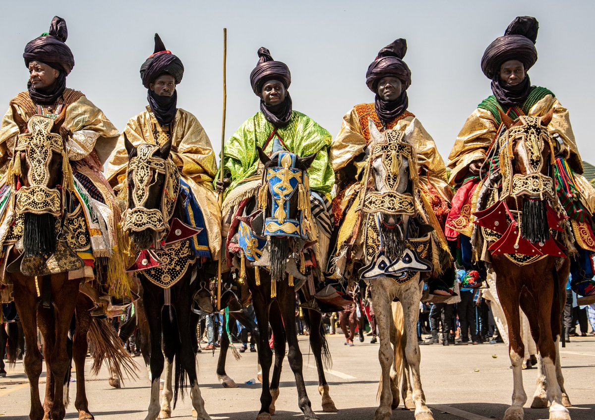 _seunadeniyi's tweet photo. The horse and its riders 
#culture and Identity 

#NFT #NFTs #NFTCommunity https://t.co/H0lgjcT0oJ