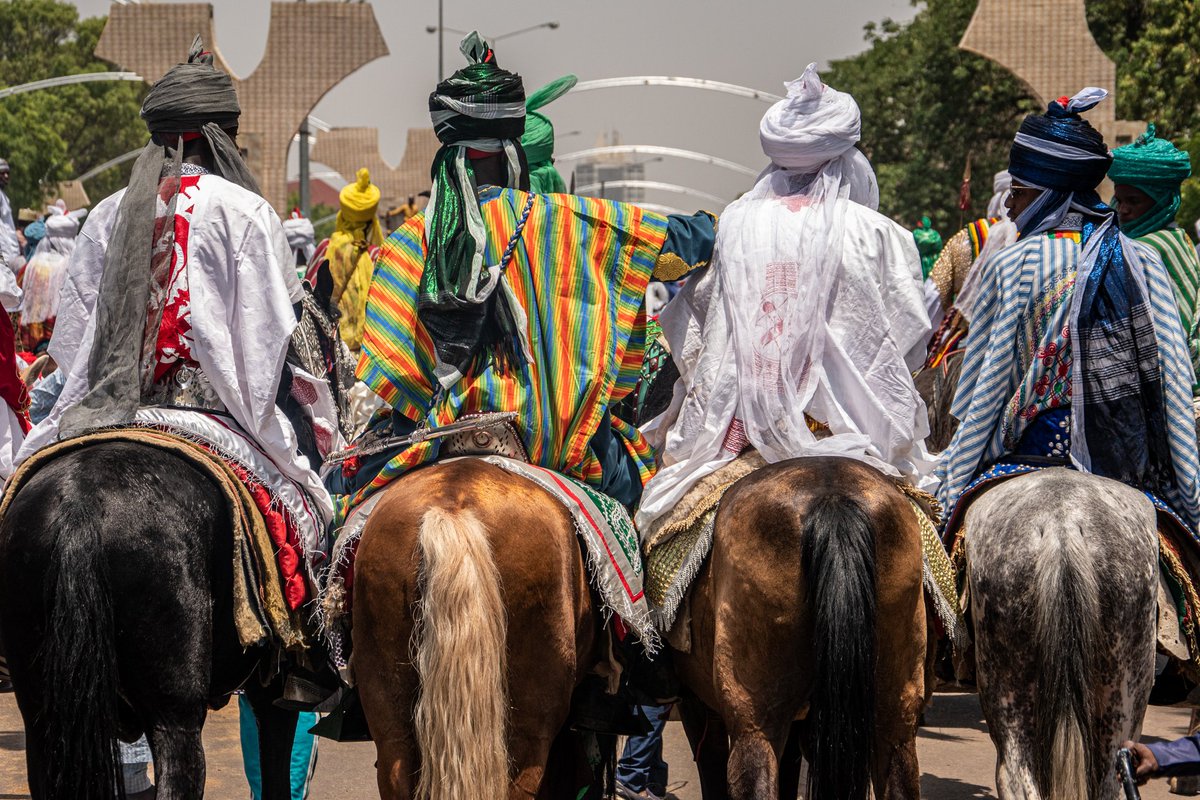 _seunadeniyi's tweet photo. The horse and its riders 
#culture and Identity 

#NFT #NFTs #NFTCommunity https://t.co/H0lgjcT0oJ