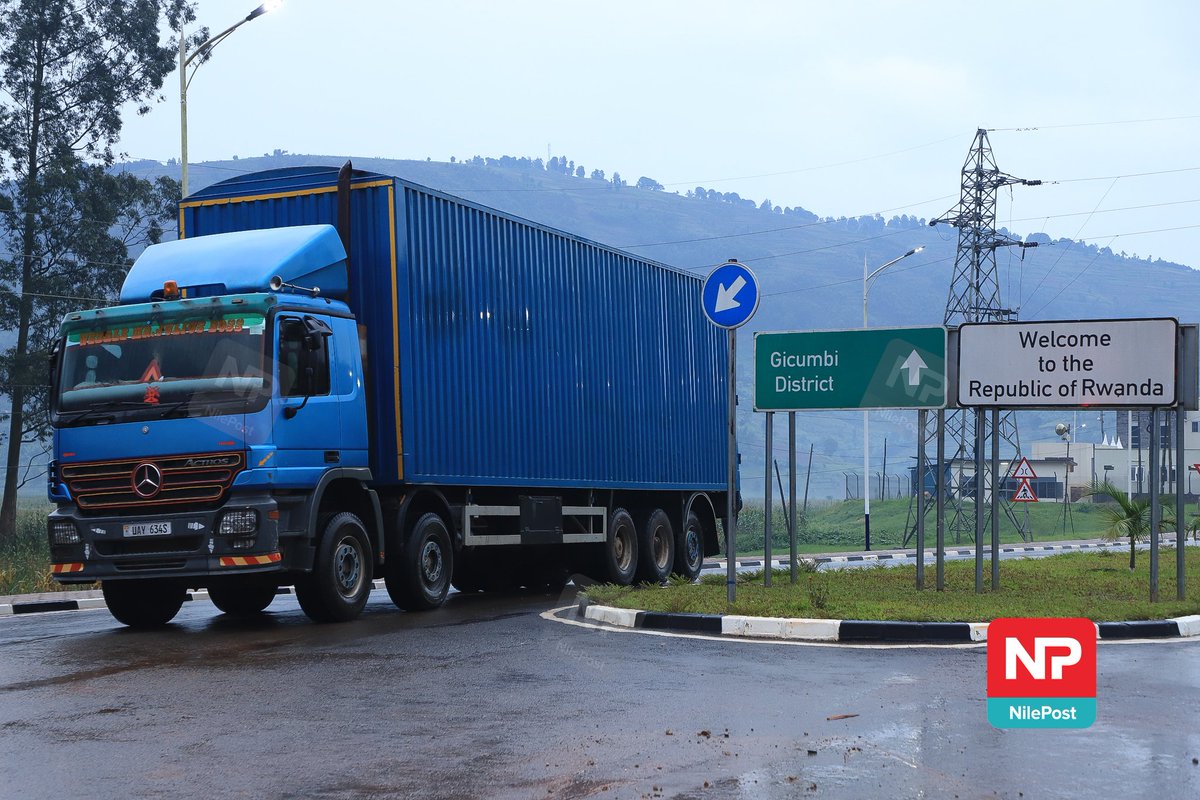 alexmugasha1's tweet image. I can authoritatively confirm that the Katuna/Gatuna border finally reopens after three years of closure.
Business community in Kabale very excited about the move.
#NBSUpdates #nbsmorningbreeze
📸 @francis_isano