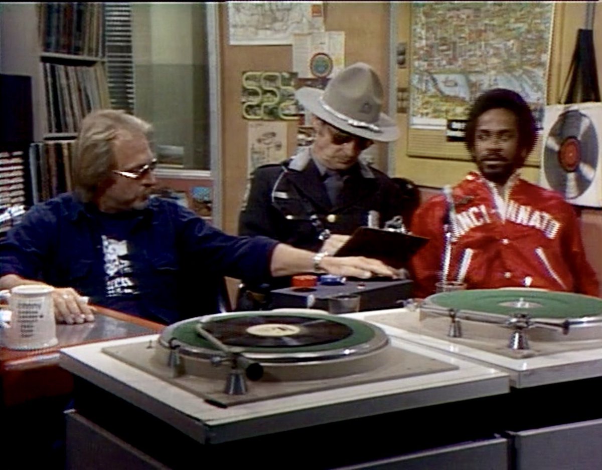 Sanchez_AMS_'s tweet photo. RIP Dr. Johnny Fever. The WKRP sobriety test episode is in unappreciated classic, just like Howard Hesseman.  Head of the Class, One Day at a Time, Bob Newhart Show… Thanks for all the laughs. God Bless. https://t.co/1ixWsuIBQZ