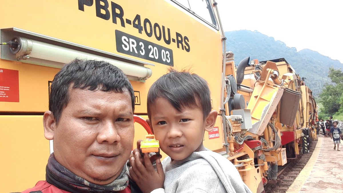Firdanamon23's tweet photo. Transformer di stasiun lebakjero https://t.co/dGWCnsVre6