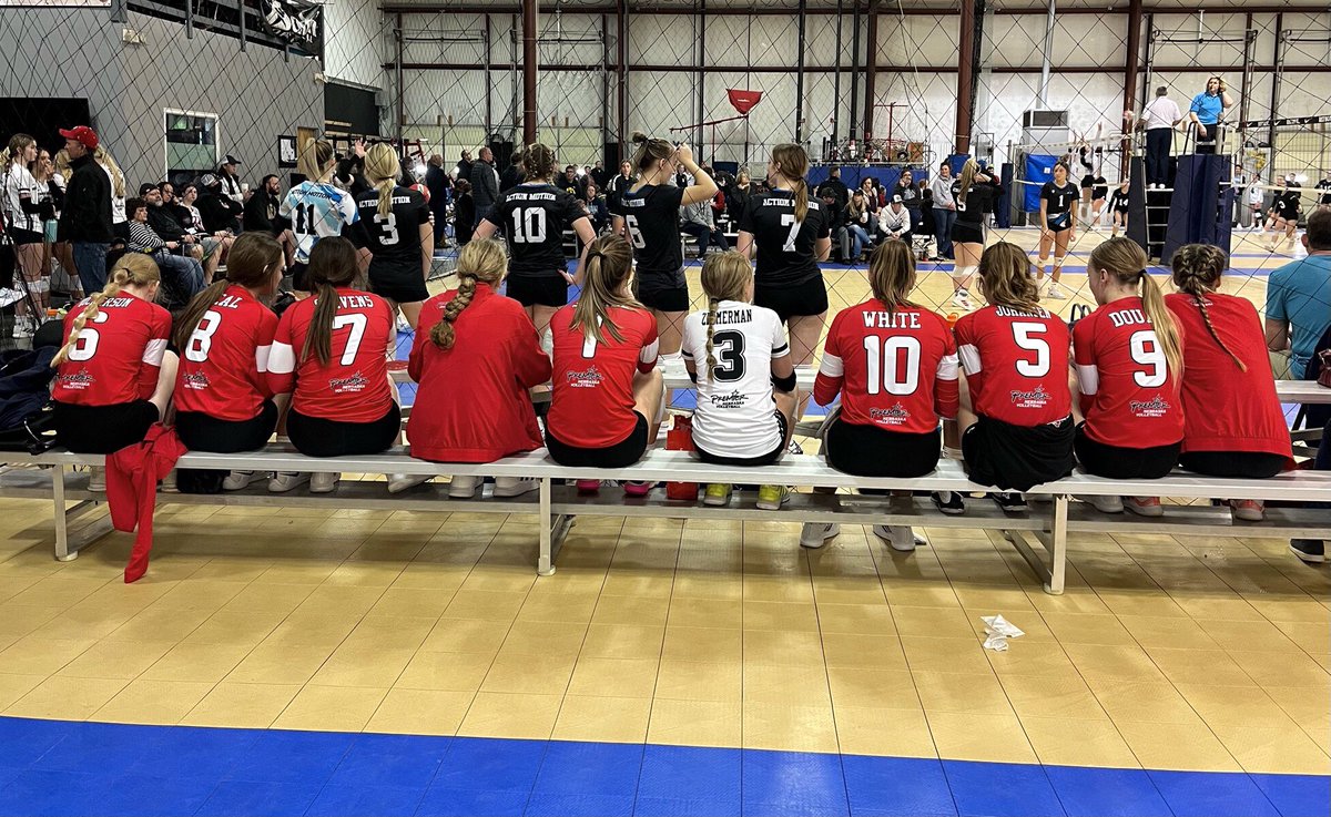 JNSebree's tweet image. Proud to watch this group💙 They gave it everything they had against some tough 15’s competition, finishing 2nd! Keep at it, the best is yet to come❤️🙌 #StickTogether