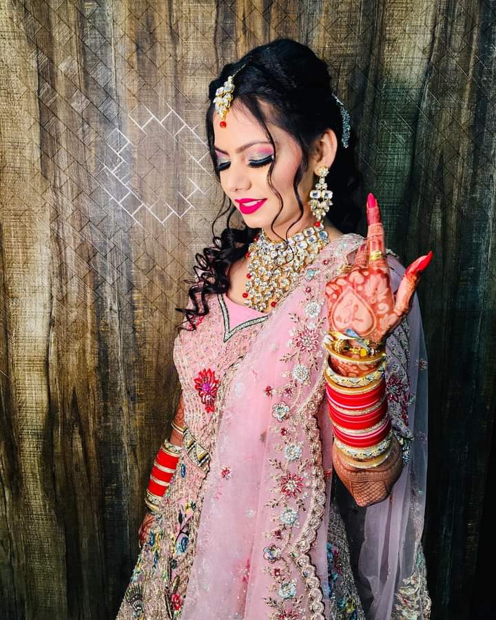 mahimakeover's tweet photo. #mahimahimakeover #unisex #salon #bestmakeupartist #huda #mac #makeuptutorial #makeup #studio #kayle #lovemakeup #bestrudarpurartist  #freelanicing #wedding #makeup #artist  
city one Bhurarani road near by nazara hotel 
Con :6202747774 https://t.co/auuIeUzNNy