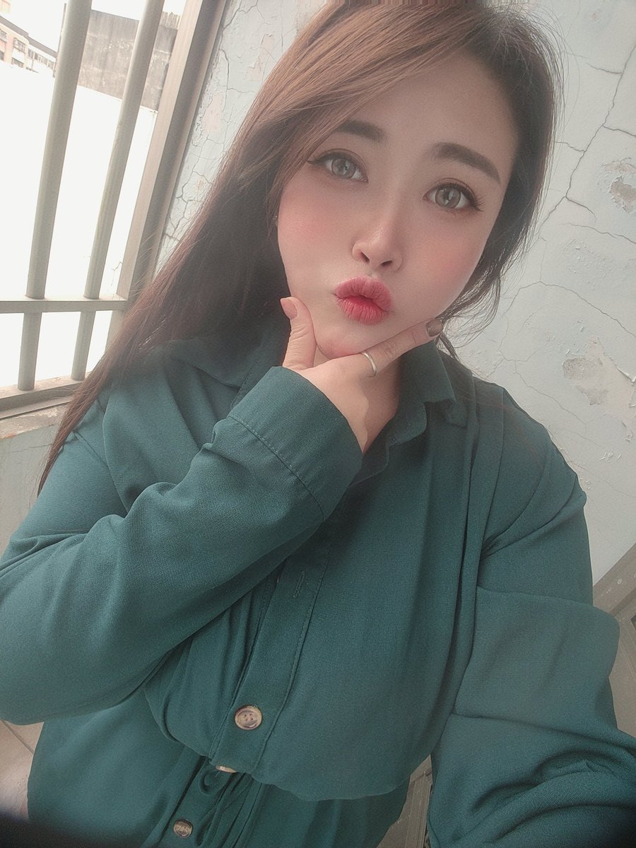 就這樣回了鄉下睡了三天
吃飽睡 睡飽吃
家裡是不是想著拜拜把我端上桌🥺 https://t.co/SqoHr5tqYR