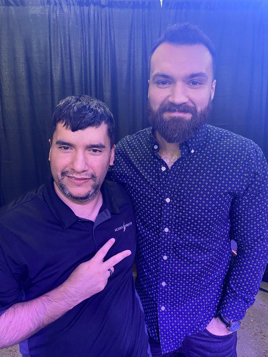 luisipa07's tweet photo. I also met @MadameKarnage @Shyway & @Wes_Clutch future people that will be interviewed on #TheReefPodcast @scionesports #halo #HaloInfinite #SC10N #tournament https://t.co/wTcs5Zvnyb