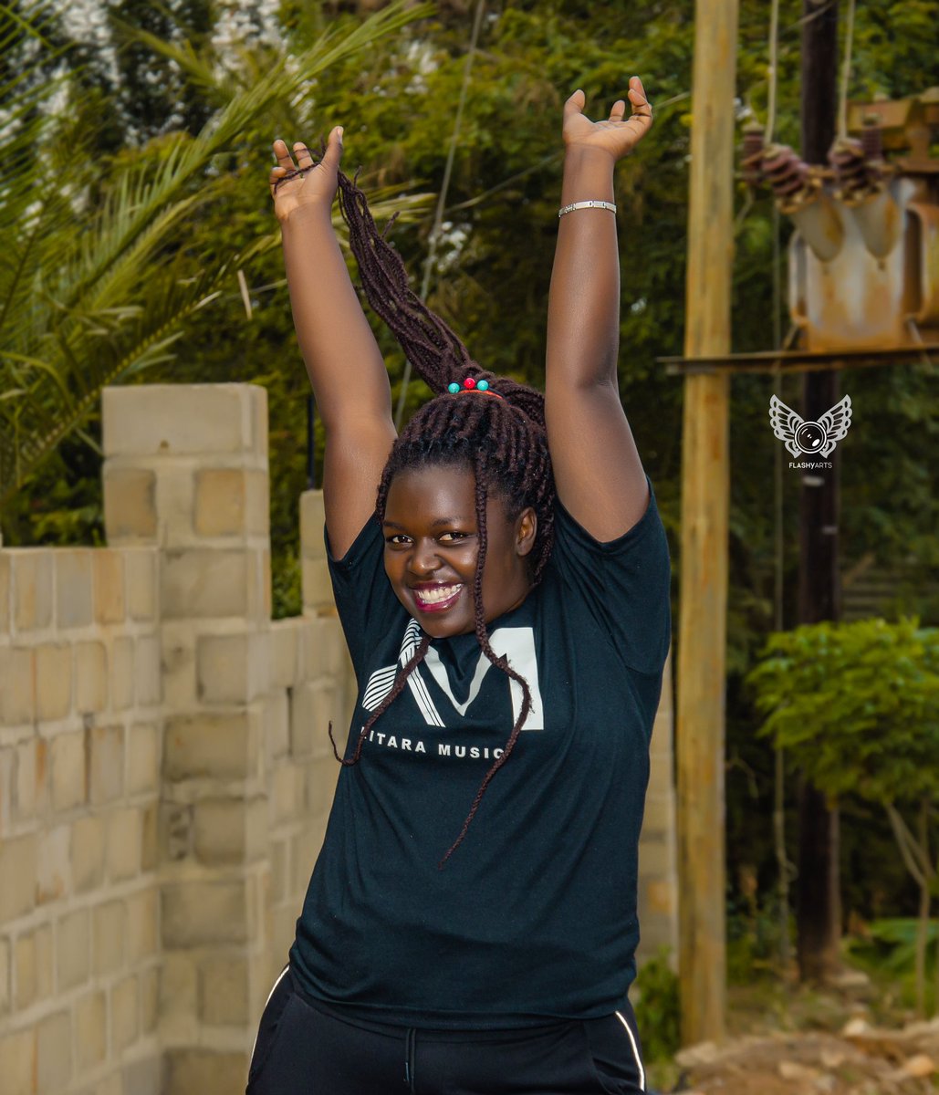 MusikJulia's tweet image. 'Byona ebi murikukora mubikorese rukundo'-
1 Abakoriso 16:14