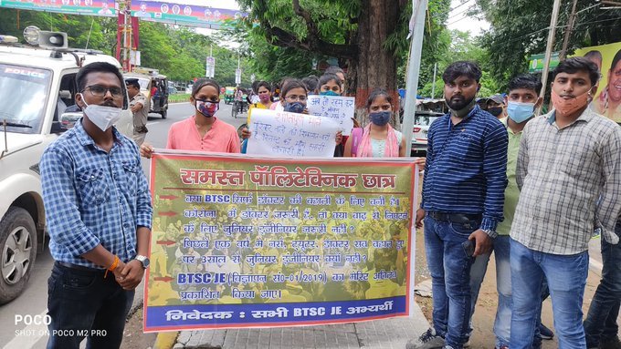 CHANDAN95309734's tweet photo. Government play  dirty politics with Btsc aspirant . As Current situation of government on this vecancy it shows like bihar  govt. waiting for next election 2025 . 

Now it's enough. 

 #DECLARE_BTSC_JE_MERIT_LIST
@NitishKumar @yadavtejashwi @SushilModi https://t.co/V1H2yw8bOh