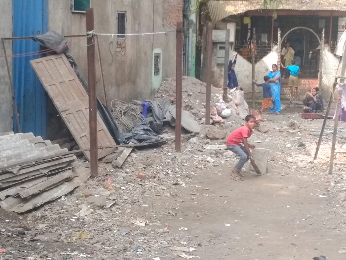 NidhiVats15's tweet photo. @CMOMaharashtra 
@DGPMaharashtra 
@MumbaiPolice 
@CollectorMsd 
@MCGM_BMC 
@mybmcWardRS 
@mybmc 
@PMOIndia 
@AmitShah 
@SUDARSHANTV3 
@SUDARSHANNEWS 
It is bring to your notice that infront of PATAL DEVI Mandir contractor name HAMID ANSARI is dumping debris. https://t.co/aK0n7TWrAb
