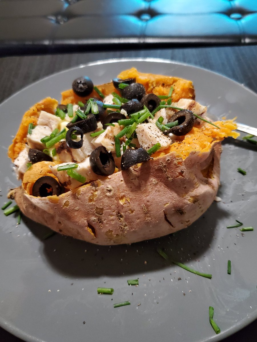 Day #30  Stuffed sweet potato. I was making this deliciousness while Nader was making whatever the fuck he cooked. Who is the chef?
#100days #100days2022