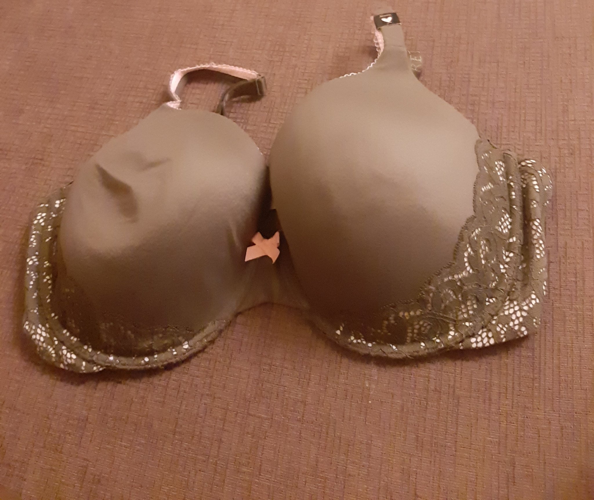 Waringa Matindi on X: Pretty, fitting, sexy and durable Victoria Secrets  bras. 1-2 Pieces, each is UGX 185k 3+pieces , each is UGX 150k Available  sizes; 32DDD, 34D, 34DDD, 36C, 36D, 36DDD