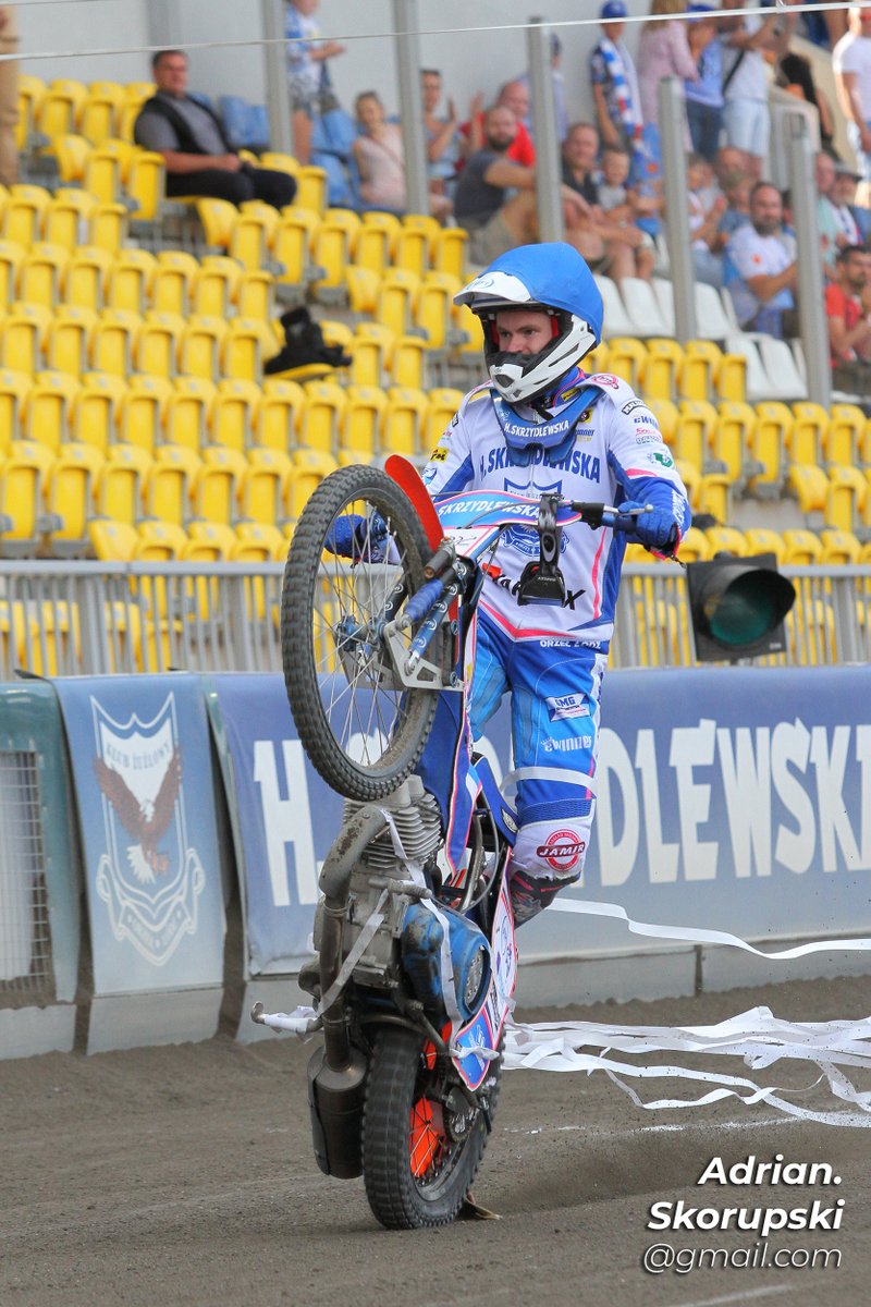 polskizuzelGKSŻ (@polskizuzelgksz) on Twitter photo Ogłaszamy #WheelieMonday z <a href="/BradyKurtzBkr/">Brady Kurtz</a> 🔥🔥
Miłego tygodnia kochani! 😎😎
#PierwszaNajlepsza #eWinner1Liga Ogłaszamy #WheelieMonday z <a href="/BradyKurtzBkr/">Brady Kurtz</a> 🔥🔥
Miłego tygodnia kochani! 😎😎
#PierwszaNajlepsza #eWinner1Liga