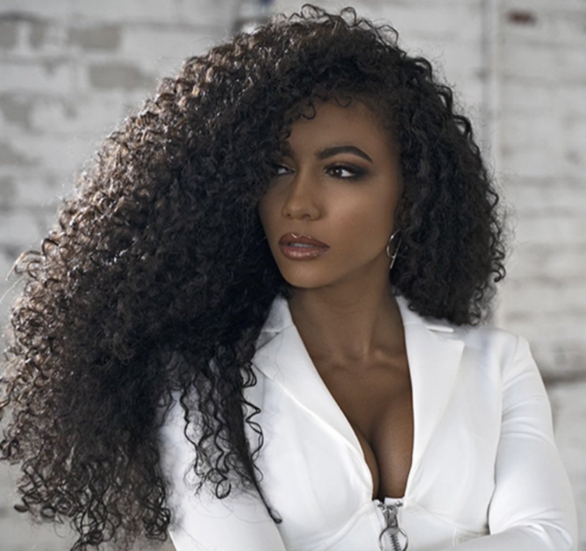 TerriSeymour's tweet image. So heartbreaking @CheslieKryst was such a bright light. This has left the entire @extratv family absolutely devastated.
Rest In Peace sweet Cheslie. 🙏🏽❤️❤️🕊