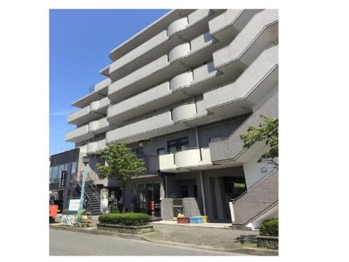 BESTHOUSE19's tweet photo. 【貸マンション】玉川学園1丁目 1R 39,000円 玉川学園前駅より徒歩7分 オートロック モニター付きインターホン　宅���BOX
￼• 賃料 3.9万円
• 種別 マンション
•管理費等 5,000円
• 敷金 1ヶ月
• 礼金 1ヶ月
• 更新料 新賃料1ヶ月 https://t.co/3KxS6AQcj8