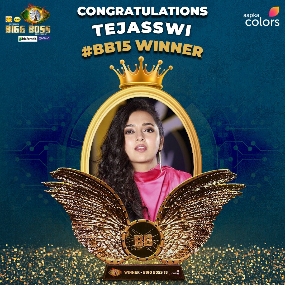 ColorsTVUSA's tweet photo. The wait is over!
@itsmetejasswi truly deserved to win the Bigg Boss 15 trophy! 🔥

#BB15USA #BB15Finale #BiggBossFinale #AapkaColorsUSA #ColorsUSA #BiggBossUSA #TejasswiPrakash #biggbosswinner https://t.co/DTUqDi52cm