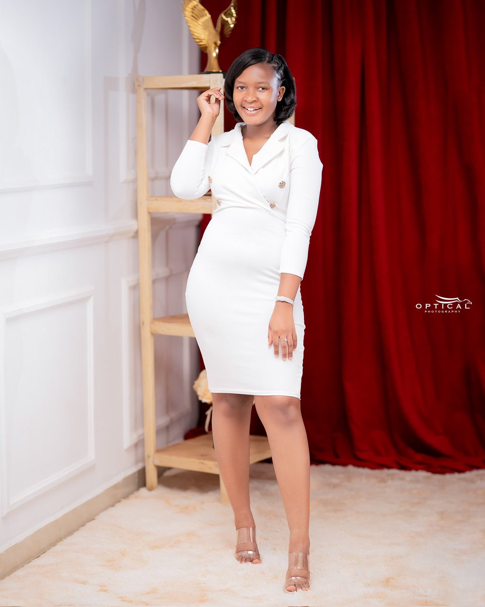 Graceblessings0's tweet image. Got my balloons 💃21 on 31❤️ Grateful for the new year