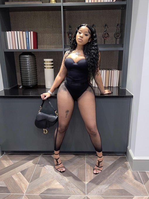 Watch m.'s leaked NSFW photo on TwXstars