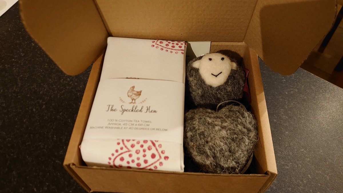 Skendall86's tweet photo. One of my gift boxes from this weekend!💗🐑
https://t.co/tH9Lb7stmB https://t.co/NL0mJXdQrp