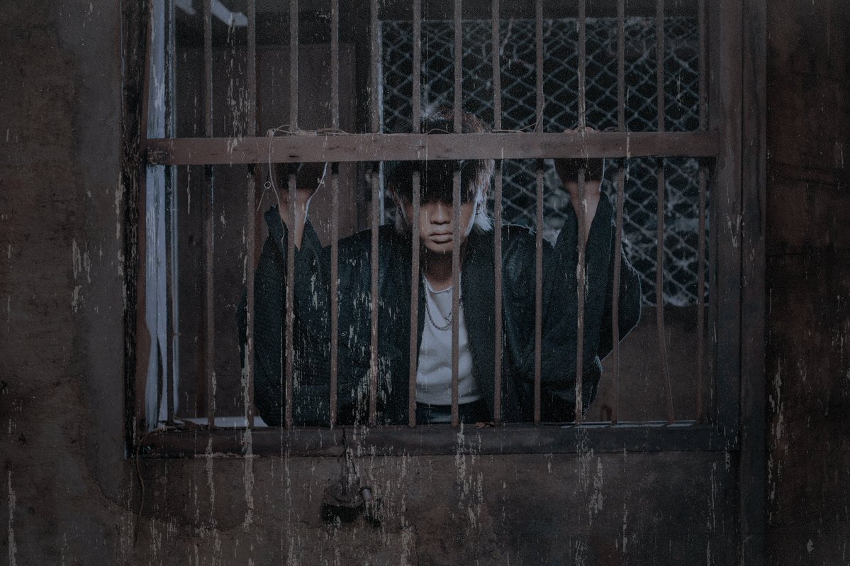 Kaya kinulong ko ang sarili mag-isa
at binigay ang natatanging susi na meron ako
sa kanya!

🔗Watch 🐺 PABLO - 'La Luna' Official MV here: youtu.be/guigxQ8SNS8

💿Stream 'La Luna' on Spotify and other digital music platforms!

GOT MY SHACKLES ON
#PABLOLaLuna #PABLO #LaLuna