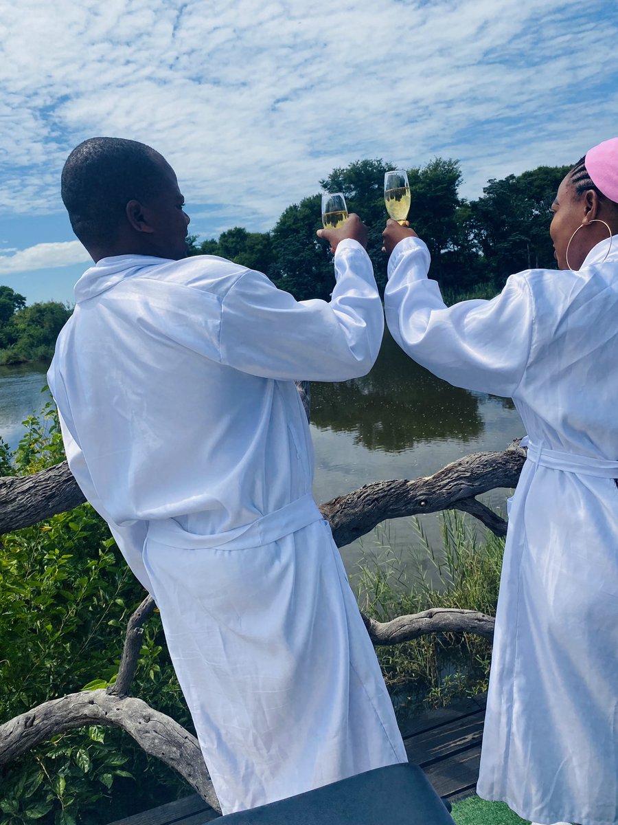 Reshoke37795455's tweet photo. How are planning to spend your https://t.co/zEoN5vb2Xv with yours this year? Have no idea? Not sure? Let us help you celebrate love in style 😍 on deck spa retreat or spa Boat retreat? We got you! 071 9856009 https://t.co/PmNYSjLHgP