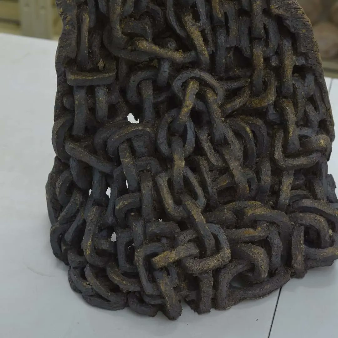 LeeCeramic's tweet photo. My latest peass of work.
"Çhaind"
#art #artwork #sculpture #contemporaryartist #interiordesigner https://t.co/sPCVeKb8kk