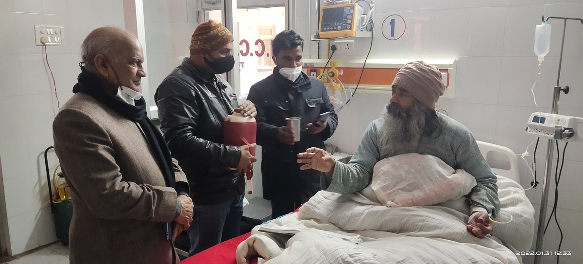 Kamalka27448643's tweet photo. लगता है कि लोकतंत्र मर चूका है l 5वें दिन आमरण अनशन पर बैठ हुये हैँ Dr. Shampurnand सर लेकिन VC जी को निलंबित क्यूँ नहीं कर रही महामहिम @anandibenpatel @PMOIndia @CMOfficeUP @UNHumanRights @myogiadityanath @Dm_Gorakhpur @IPS_VipinTada @ChiefSecyUP @proddugu @Kamalesh_DDUGU https://t.co/jMk5VqUt7g