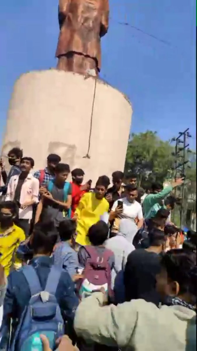 IamSaurav_1's tweet photo. Students from different parts of the country started their ground protest seeking for 
#cancelboardpariksha .
@AIJNSA_official is in full support of students. We ll not stop until justice is served.
-@IamSaurav_1 
#cancelboardexams2022 
#Cancelboardpariskha2022 https://t.co/sSrG3ZsnEz
