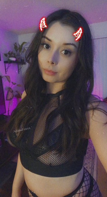 Watch ari ♡'s leaked NSFW photo on TwXstars