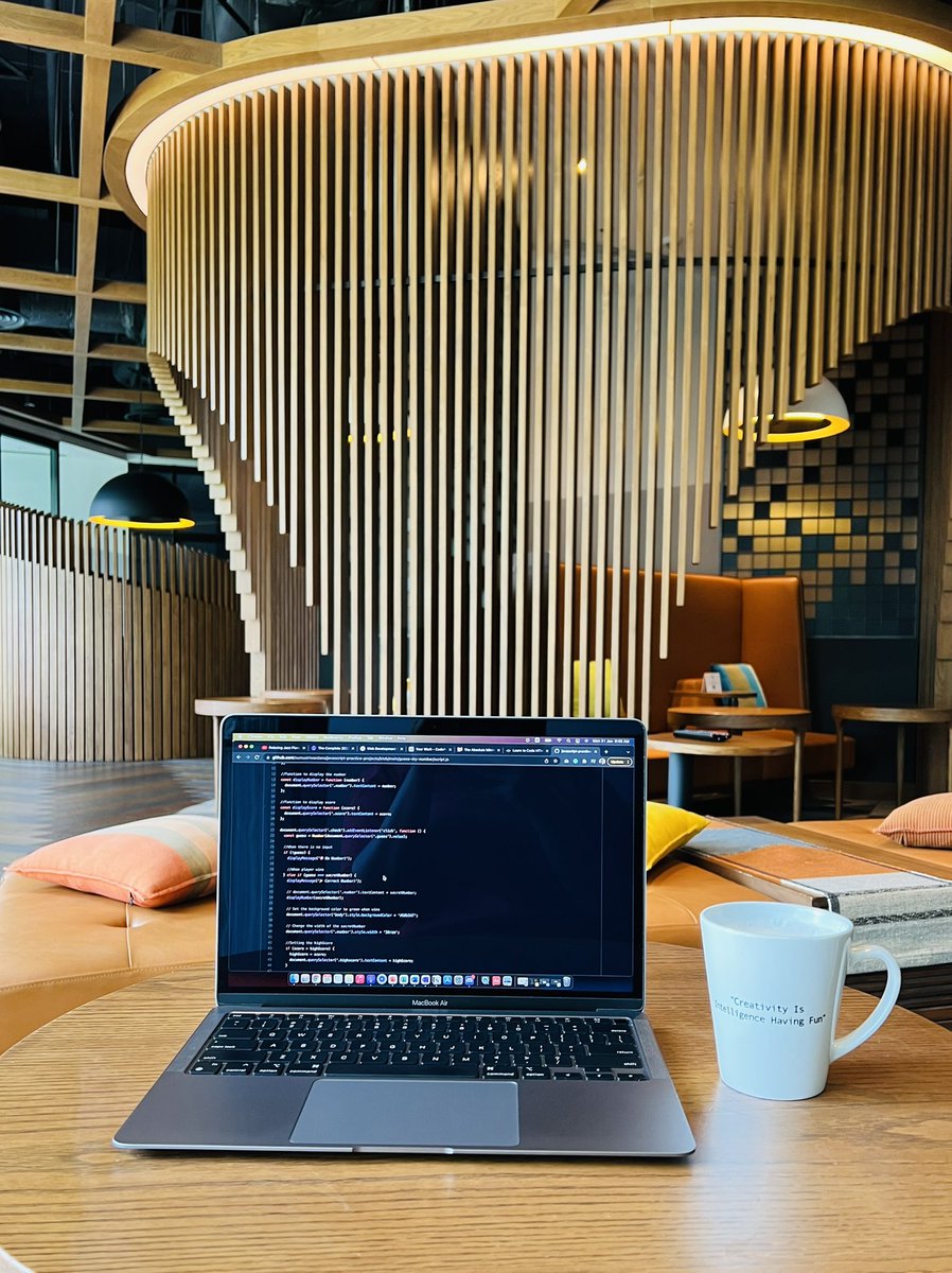 sumusiriwardana's tweet image. Working from a coffee shop to have a change of scenery and ofcoz to feel like a developer 😂🙈