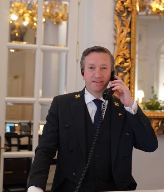 #MembersMonday - We are pleased to introduce Borja Martin Guridi, Head Concierge at the Mandarin Oriental Ritz, Madrid and the new President of Les Clefs d'Or Spain.
Stay informed. Stay with Les Clefs d’Or.
Congratulations Borja!
#yourkeytoeverything #lesclefsdor #concierge