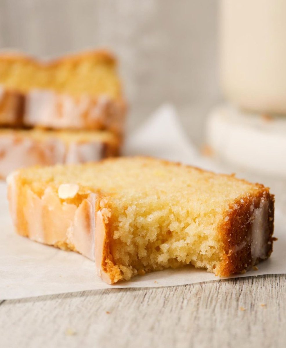 If you love zingy lemon drizzle cake, you will love this recipe by <a href="/browns/">Cleveland Browns</a>.bakery. 

A soft, fluffy, zingy lemon loaf cake complete with a sweet, crunchy lemon drizzle glaze 🍋 The recipe is simple, dairy free, gluten free and incredibly delicious!

| #KINSPO #KINNutrition