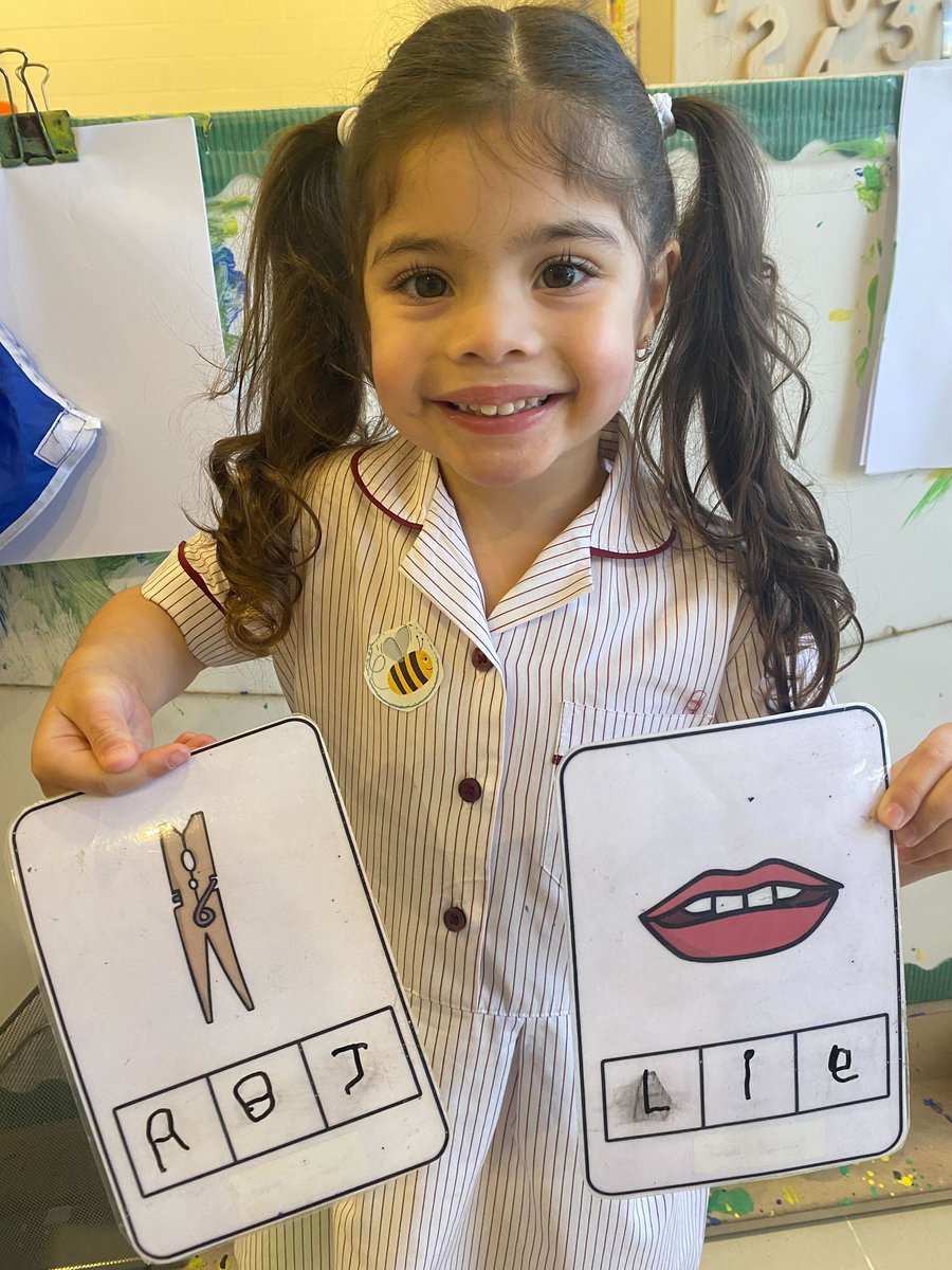 What a busy bee! 🐝 Stella completely independently wrote the matching CVC word to the pictures. Fantastic writing! Well done Stella 🌟
#vhps #wearevhps #vhpslittlethings #smallschoolbigheart